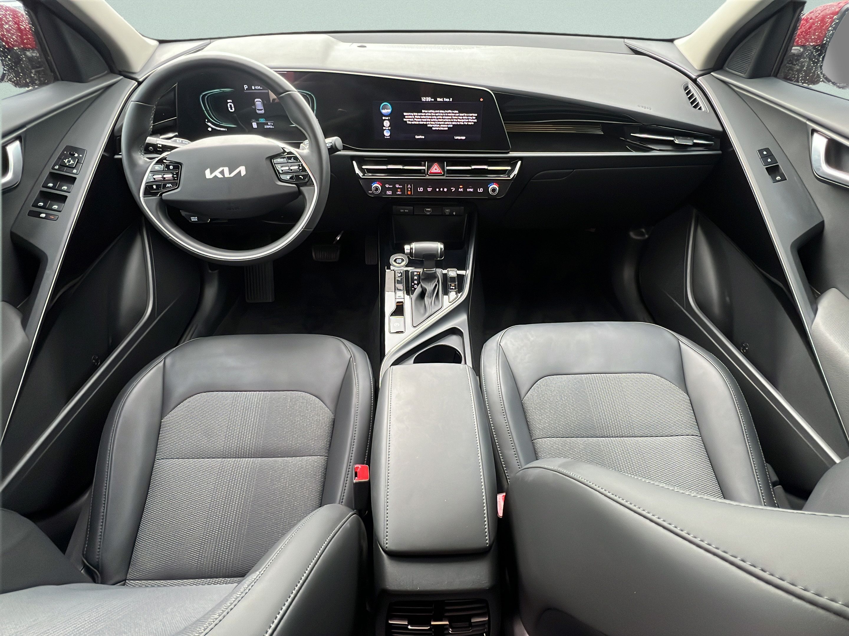 Certified 2024 Kia Niro EX FWD image 14