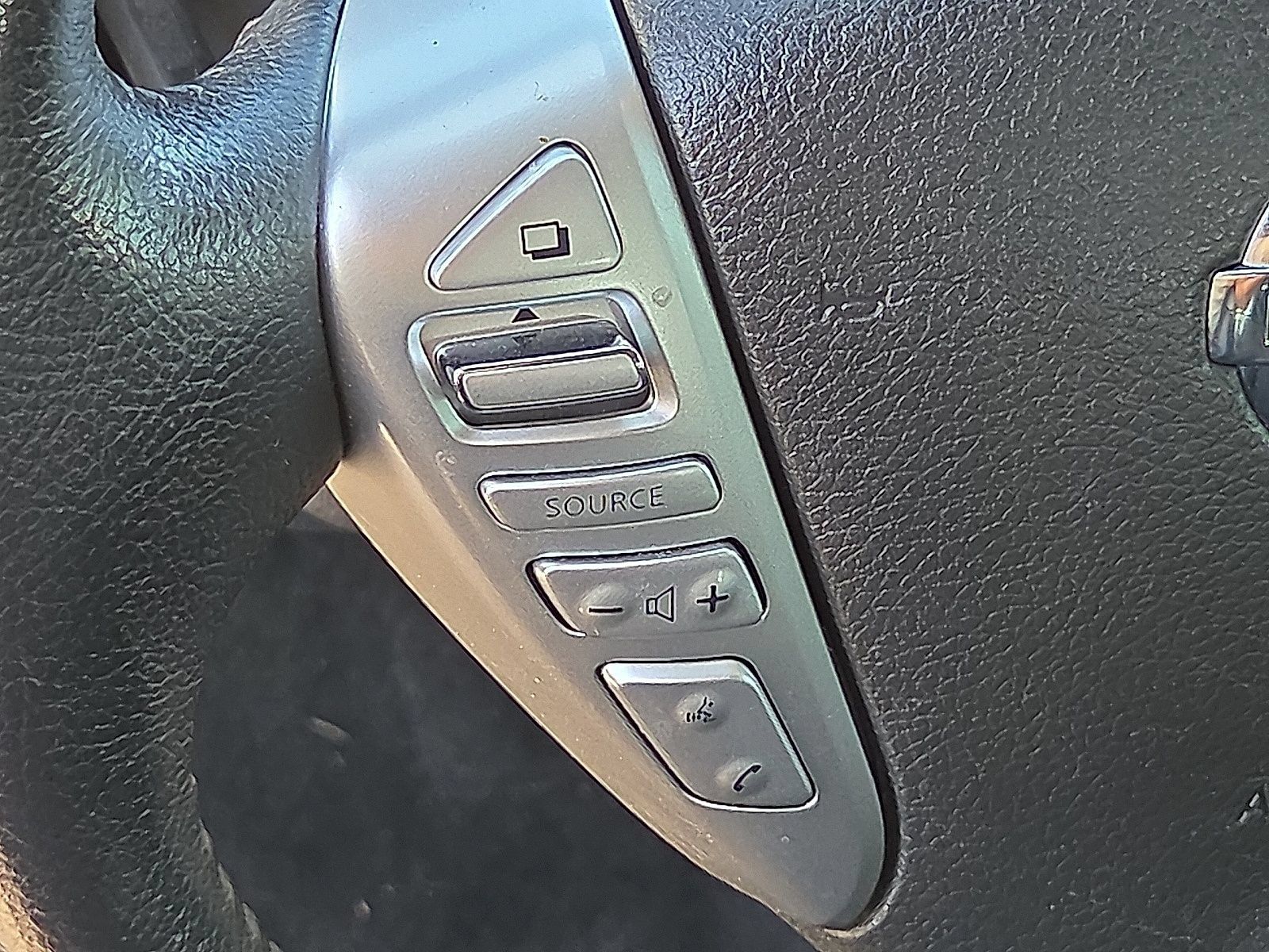 Used 2019 Nissan Versa Note SV FWD image 12
