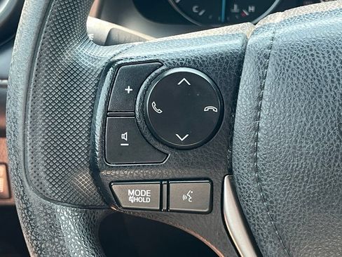 Used 2018 Toyota RAV4 LE AWD/4WD image 23
