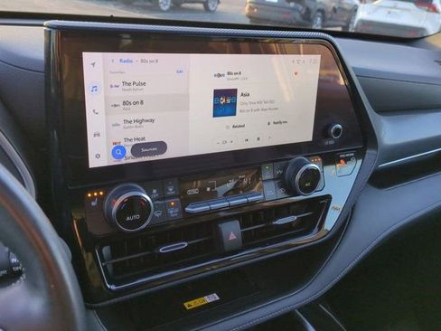 Certified 2024 Toyota Highlander XSE image 12