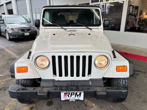 Used 2004 Jeep Wrangler X image 2