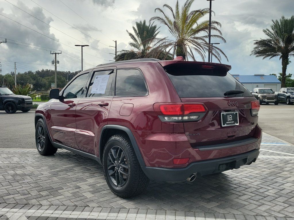 Used 2017 Jeep Grand Cherokee Trailhawk w/ Trailhawk Luxury Group AWD/4WD image 3