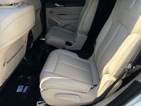 New 2026 Jeep Grand Cherokee L Limited AWD/4WD image 19