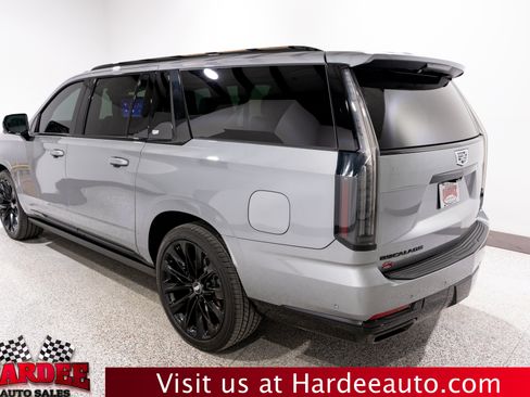 Used 2026 Cadillac Escalade ESV Platinum Sport w/ LPO, ONYX Package AWD/4WD image 3