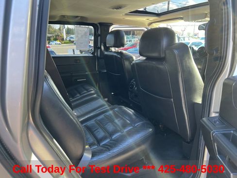 Used 2005 HUMMER H2 w/ Preferred Equipment Group AWD/4WD image 28