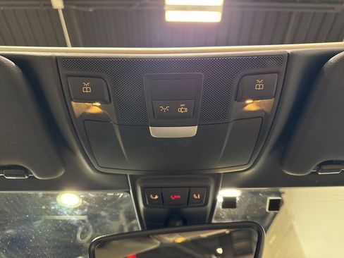 Used 2017 Mercedes-Benz C 300 4MATIC Cabriolet image 38