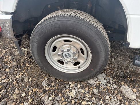 Used 2018 Ford F150 XL w/ Equipment Group 101A Mid RWD image 10