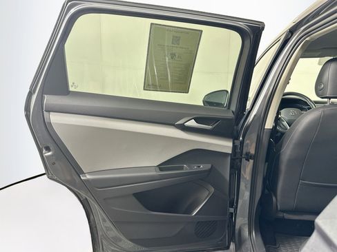 Used 2022 Volkswagen Taos SE FWD image 26