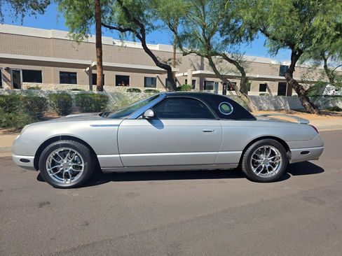 Used 2005 Ford Thunderbird RWD image 5
