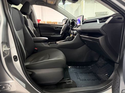Used 2024 Toyota RAV4 LE FWD image 21