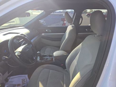 Used 2019 Ford Explorer 4WD w/ Class III Trailer Tow Package image 9