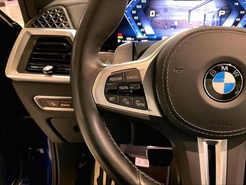 Used 2025 BMW X7 M60i image 22