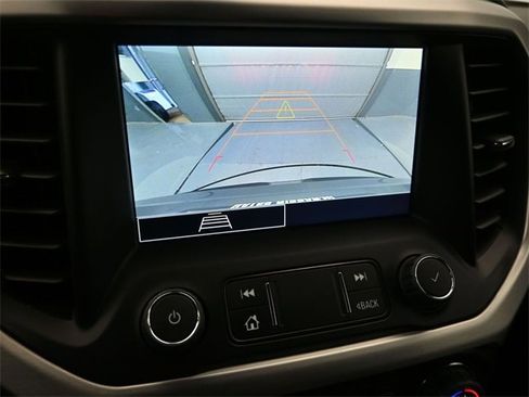 Used 2023 GMC Acadia SLE w/ Driver Convenience Package image 17