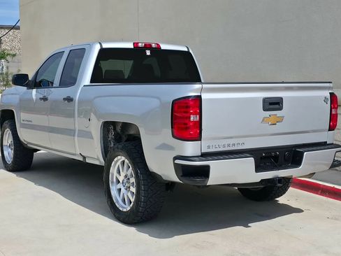 Used 2017 Chevrolet Silverado 1500 Custom w/ Custom Convenience Package RWD image 6