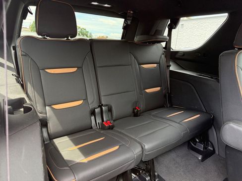 Used 2024 GMC Yukon AT4 AWD/4WD image 12