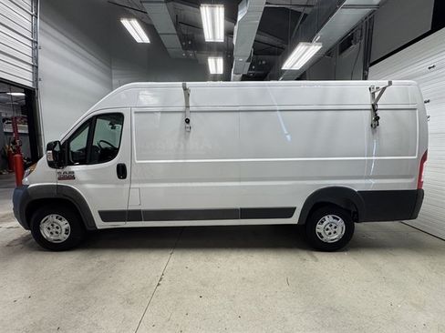 Used 2016 RAM ProMaster 3500 w/ Premium Appearance Group FWD image 4