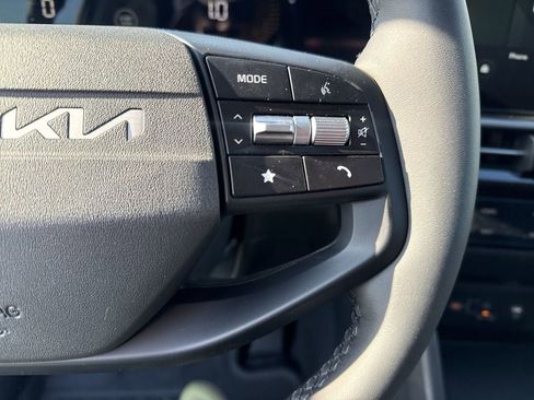 New 2026 Kia Sportage LX FWD image 17