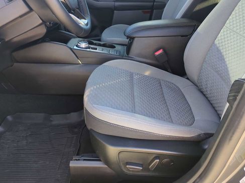 Used 2022 Ford Escape SE w/ SE Sport Appearance Package image 18