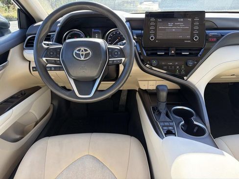 Used 2021 Toyota Camry LE image 18