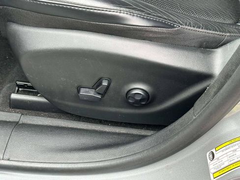 Used 2019 Jeep Cherokee Limited AWD/4WD image 20