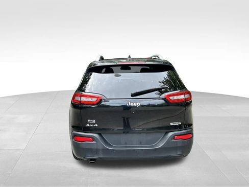 Used 2016 Jeep Cherokee Latitude AWD/4WD image 4