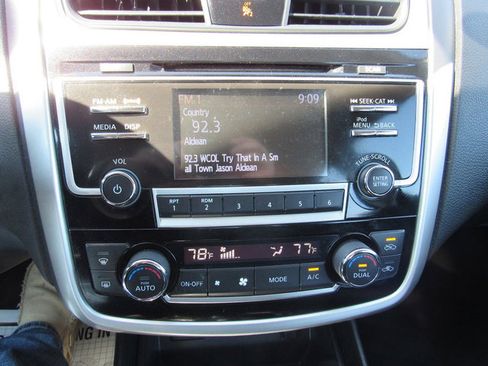 Used 2018 Nissan Altima 2.5 SV image 31