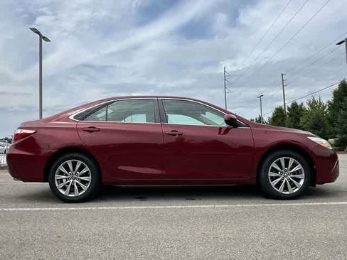 Used 2017 Toyota Camry XLE FWD image 3