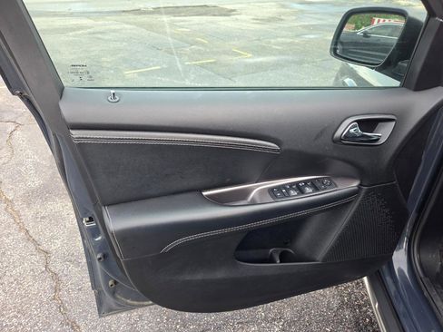 Used 2017 Dodge Journey Crossroad FWD image 7