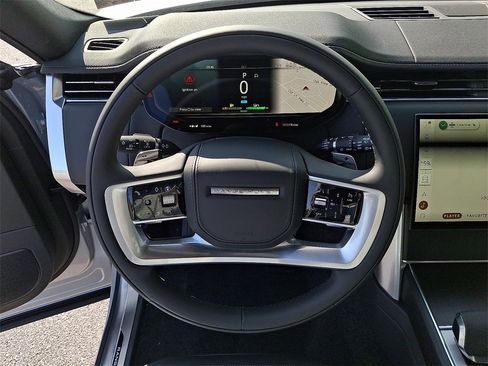 New 2025 Land Rover Range Rover SE image 12