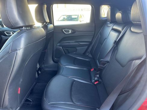 Used 2025 Jeep Compass Trailhawk image 24