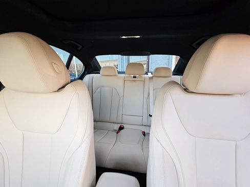 Used 2021 BMW 330i xDrive Sedan w/ Convenience Package image 34