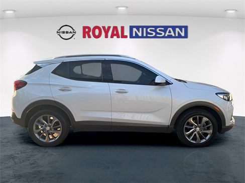 Used 2023 Buick Encore GX Essence w/ Experience Buick Package image 8