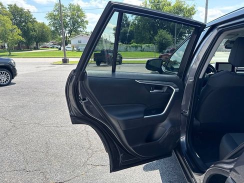 Used 2025 Toyota RAV4 XLE FWD image 11
