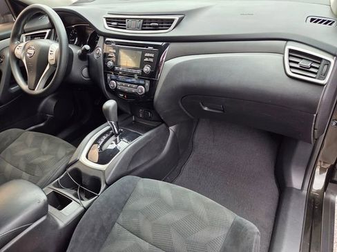 Used 2015 Nissan Rogue SV FWD image 19