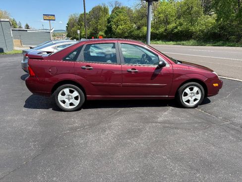 Used 2007 Ford Focus SE FWD image 4