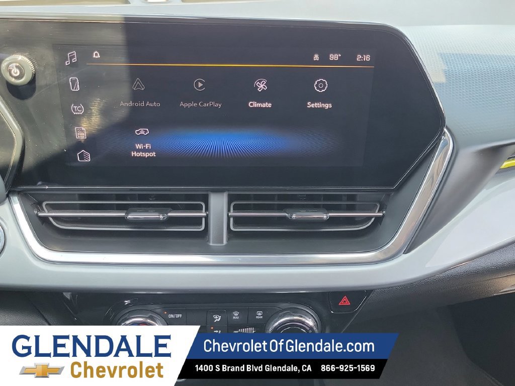 Used 2025 Chevrolet Trax LT FWD image 25