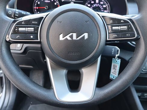 Used 2023 Kia Forte LXS FWD image 11