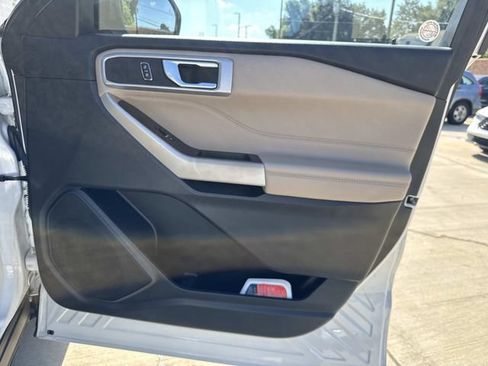 Used 2023 Ford Explorer XLT w/ Equipment Group 202A RWD image 14