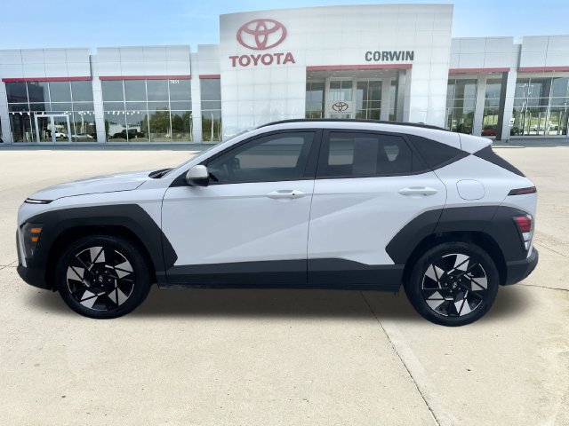 Used 2025 Hyundai Kona SEL FWD image 2