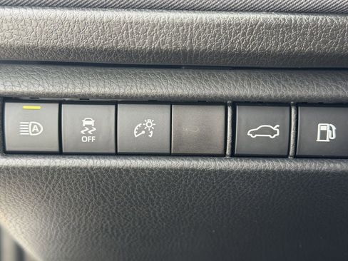 Used 2025 Toyota Camry LE FWD image 25