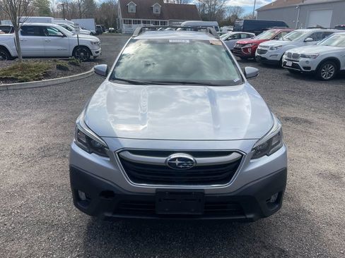 Used 2022 Subaru Outback Premium AWD/4WD image 3