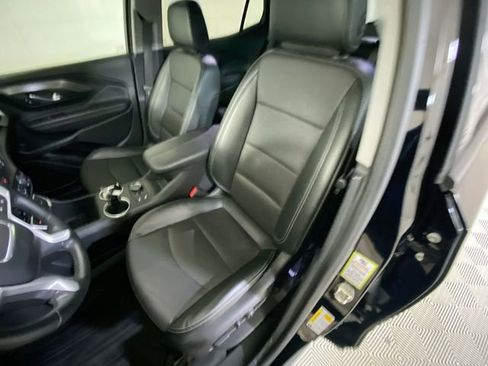 Used 2023 GMC Terrain SLT FWD image 11