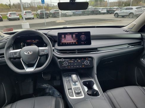 Used 2025 INFINITI QX60 Luxe AWD/4WD image 3