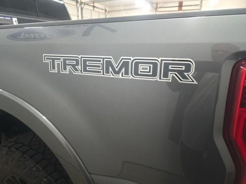 Used 2022 Ford F250 Lariat w/ Tremor Off-Road Package AWD/4WD image 13