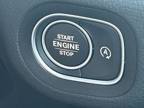 Certified 2025 Mercedes-Benz GLS 450 4MATIC image 33