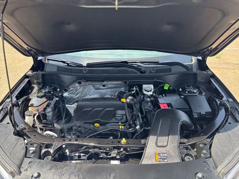Used 2025 Chevrolet Trax LT FWD image 31