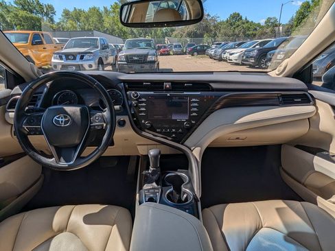 Used 2020 Toyota Camry XLE w/ Driver Assist Package FWD image 3