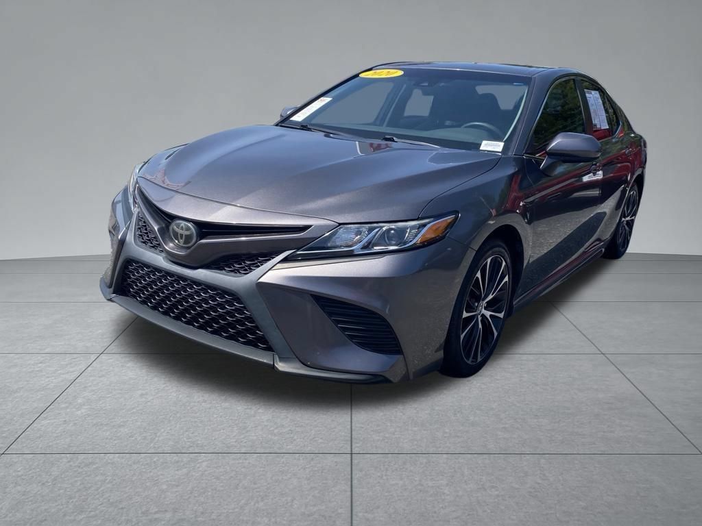 Used 2020 Toyota Camry SE FWD image 2
