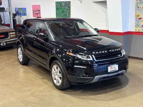 Used 2017 Land Rover Range Rover Evoque SE Premium image 41