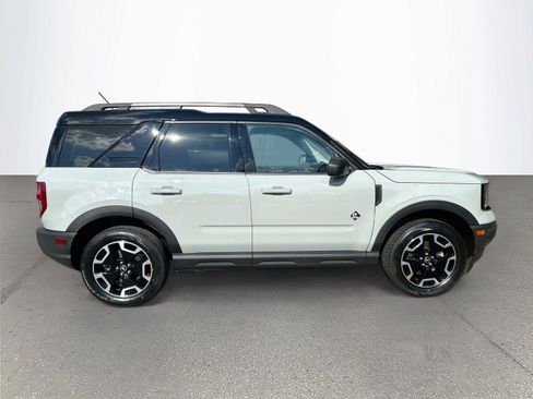 Used 2024 Ford Bronco Sport Outer Banks w/ Tech Package AWD/4WD image 3